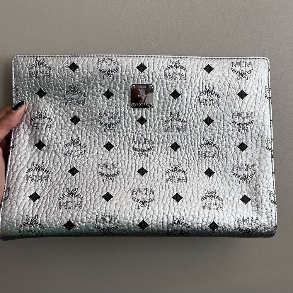 MCM | Metallic Clutch